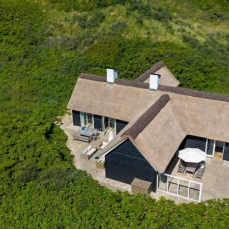 Thatched House At First Dune Row In Feriehus Blokhus