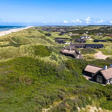 Thatched House At First Dune Row In Feriehus Blokhus