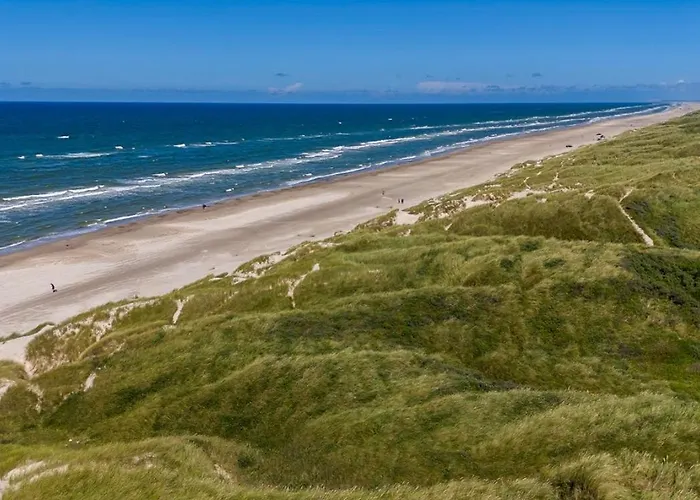 Thatched House At First Dune Row In ブロックフス